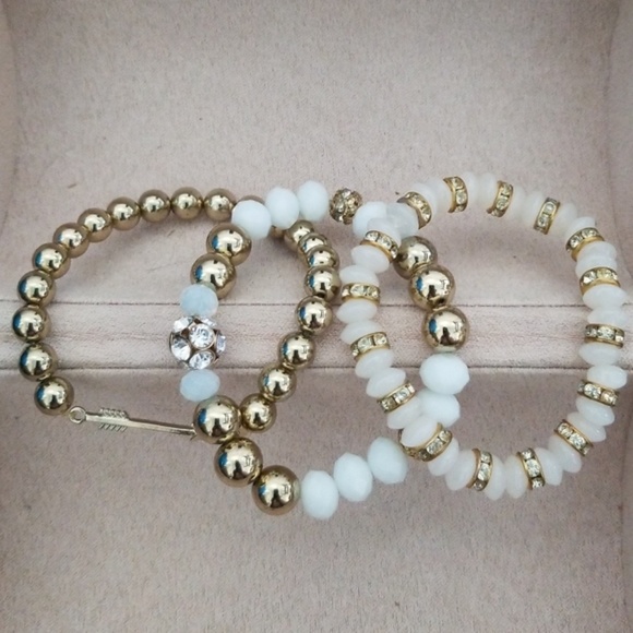 Bracelets - Picture 2 of 5